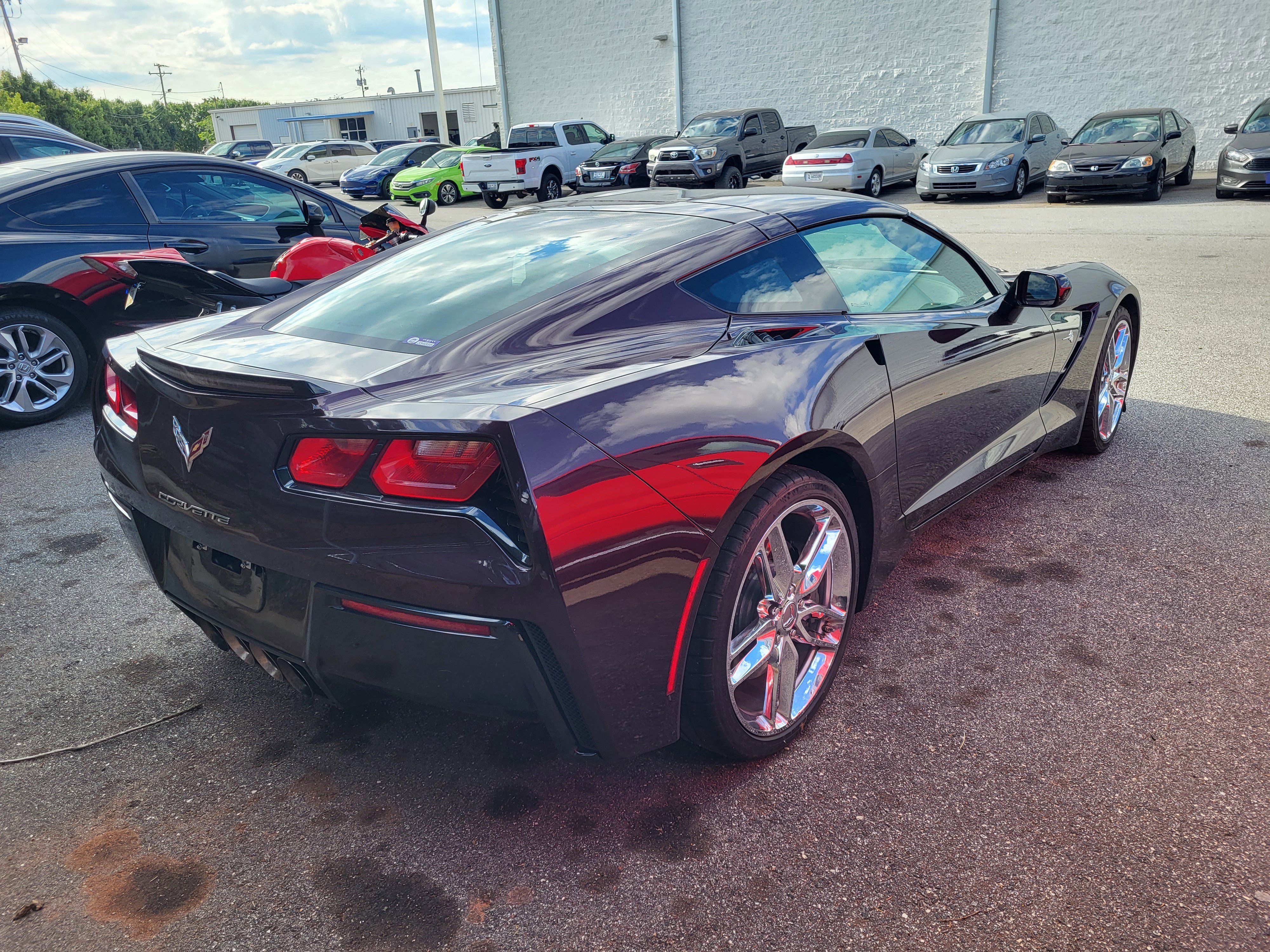 Used 2018 Chevrolet Corvette Stingray Coupe w/ 1LT RWD image 4