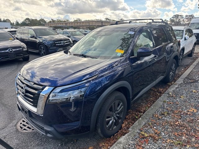 Used 2022 Nissan Pathfinder SV w/ SV Premium Package