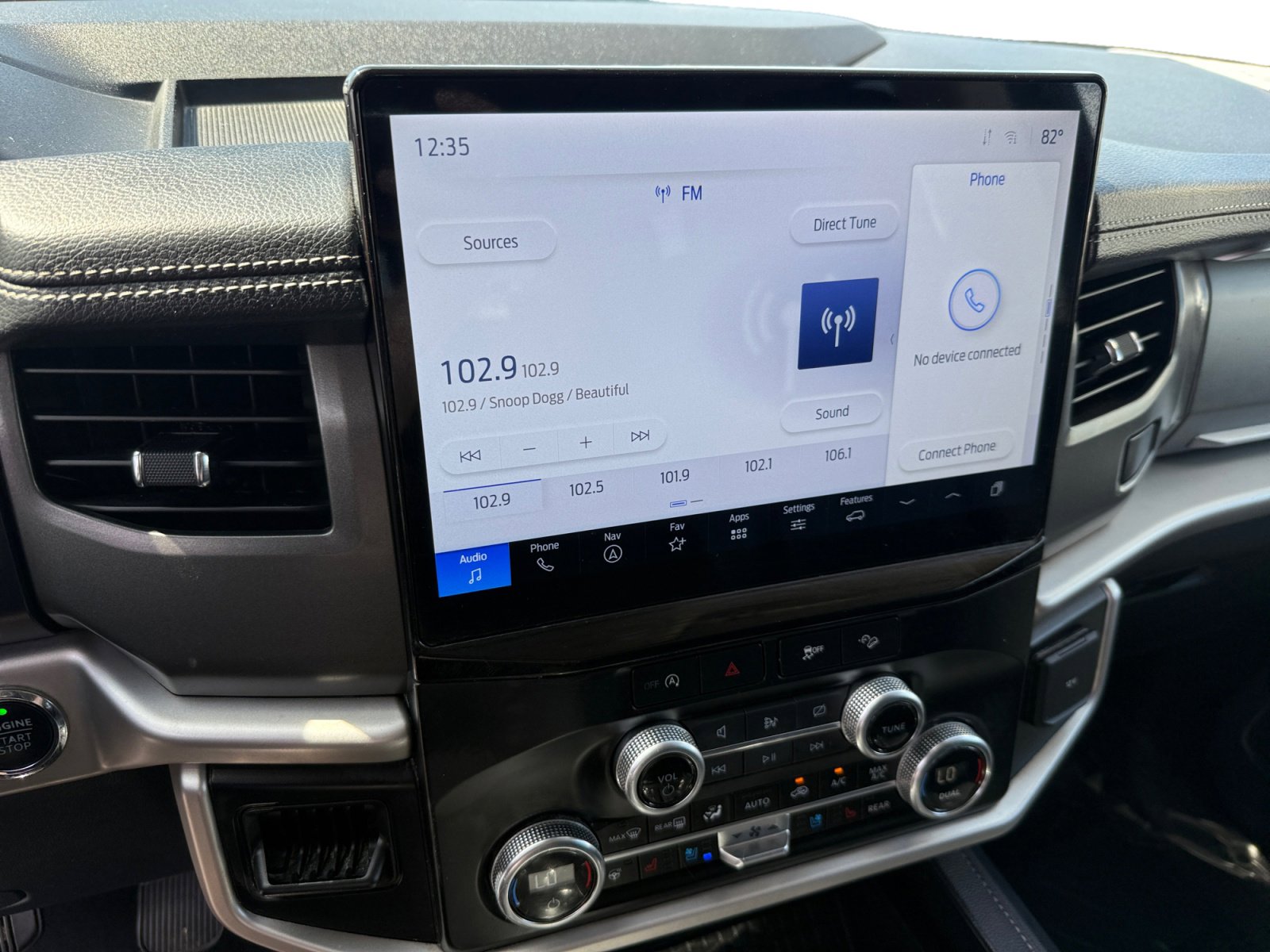 Used 2024 Ford Expedition Max XLT image 12