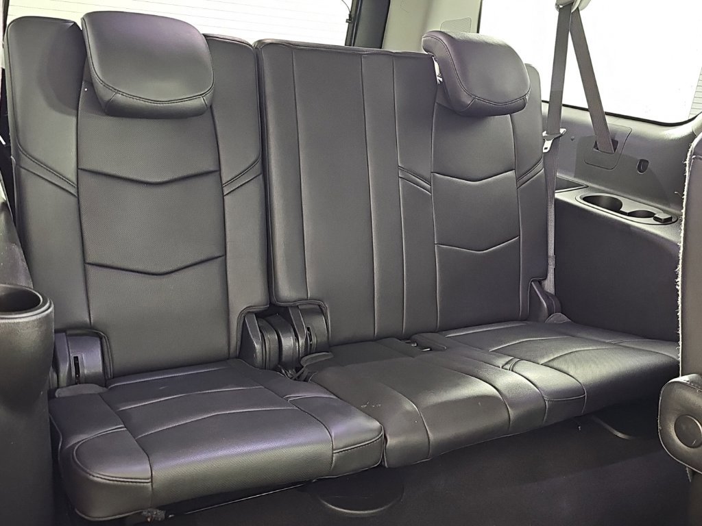 Used 2018 Cadillac Escalade ESV Premium Luxury RWD image 26