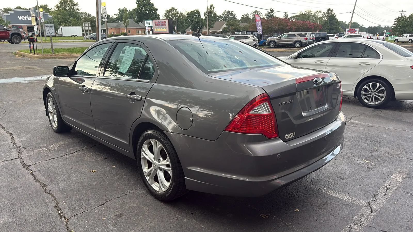 Used 2012 Ford Fusion SE FWD image 5
