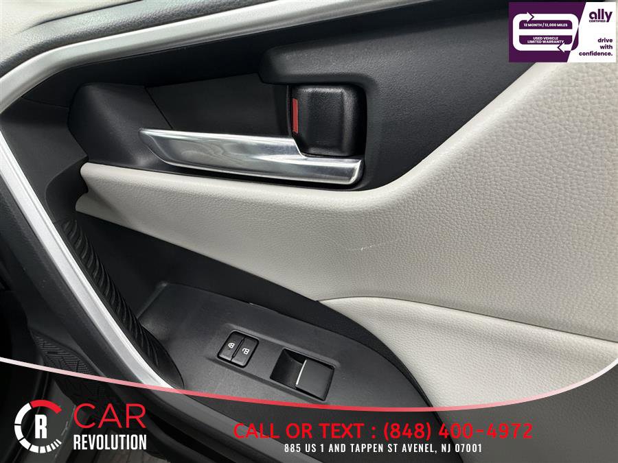 Used 2019 Toyota RAV4 XLE Premium w/ Cold Weather Package image 39