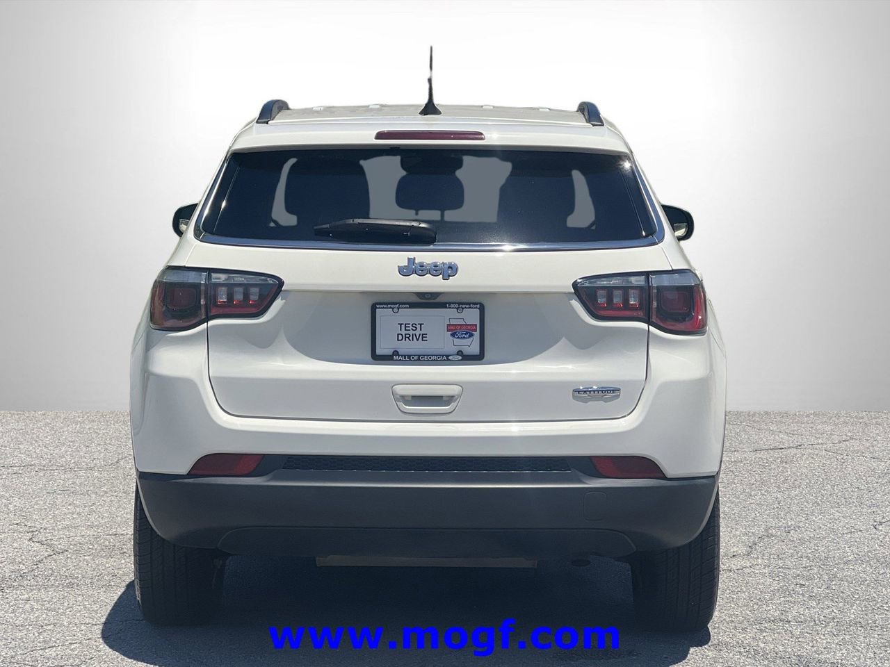 Used 2018 Jeep Compass Latitude w/ Popular Equipment Group FWD image 23
