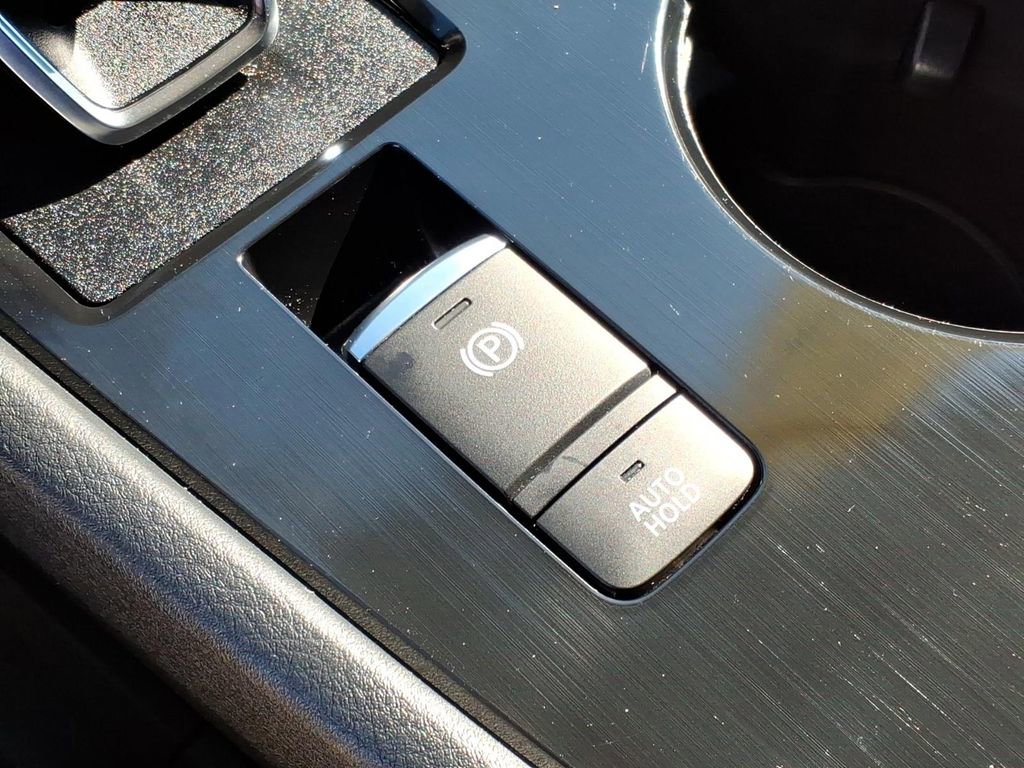 Used 2022 Nissan Rogue SV image 15