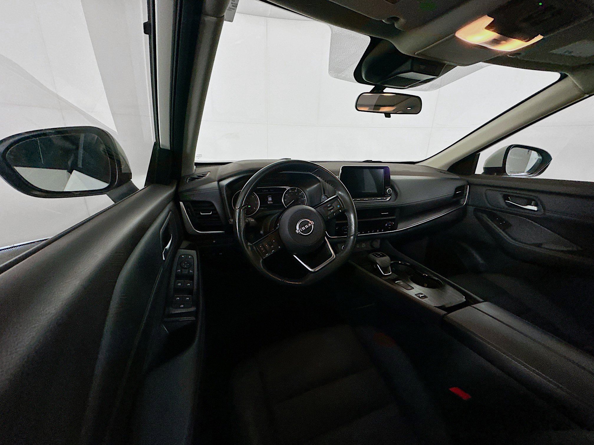 Used 2023 Nissan Rogue SV w/ SV Premium B Package image 18