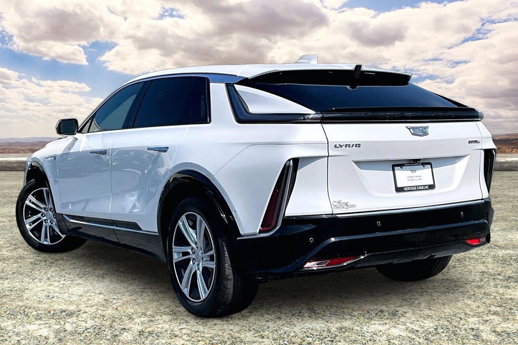 Certified 2024 Cadillac Lyriq Tech w/ Driver Assist Package AWD/4WD image 4