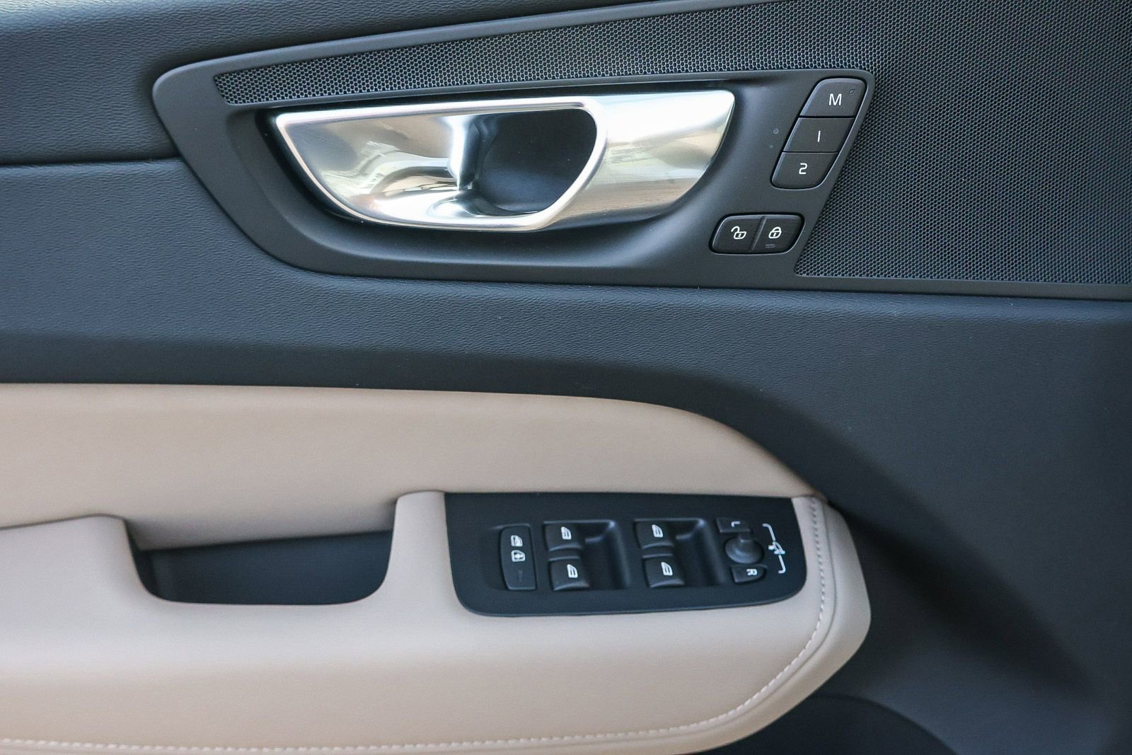 New 2026 Volvo XC60 B5 Plus w/ Climate Package image 31