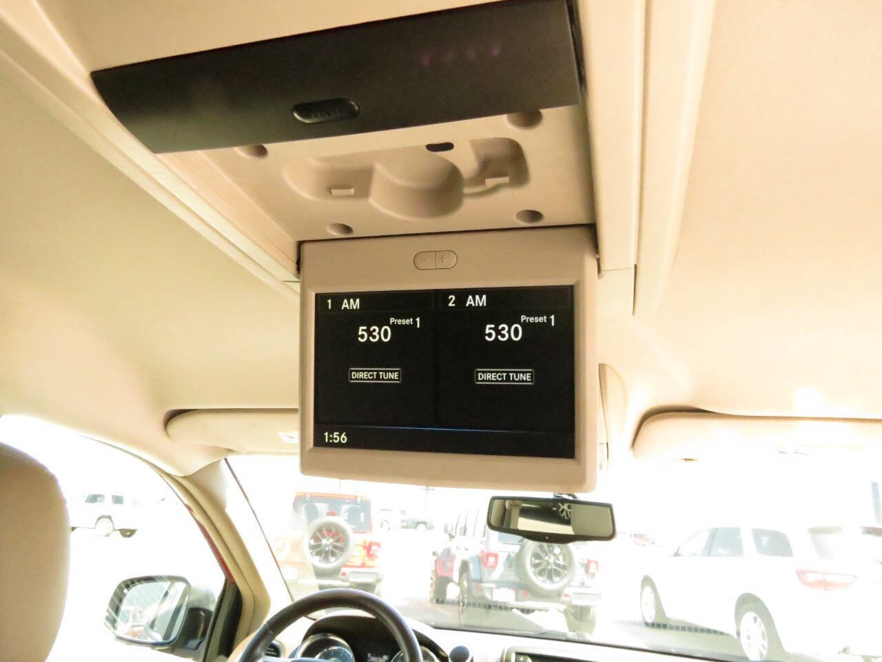 Used 2015 Chrysler Town & Country Touring-L w/ Driver Convenience Group FWD image 24