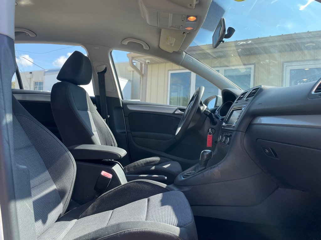 Used 2014 Volkswagen Golf 4-Door image 10