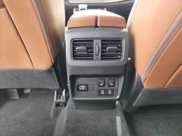 Used 2024 Nissan Rogue Platinum w/ Platinum Premium Package image 27