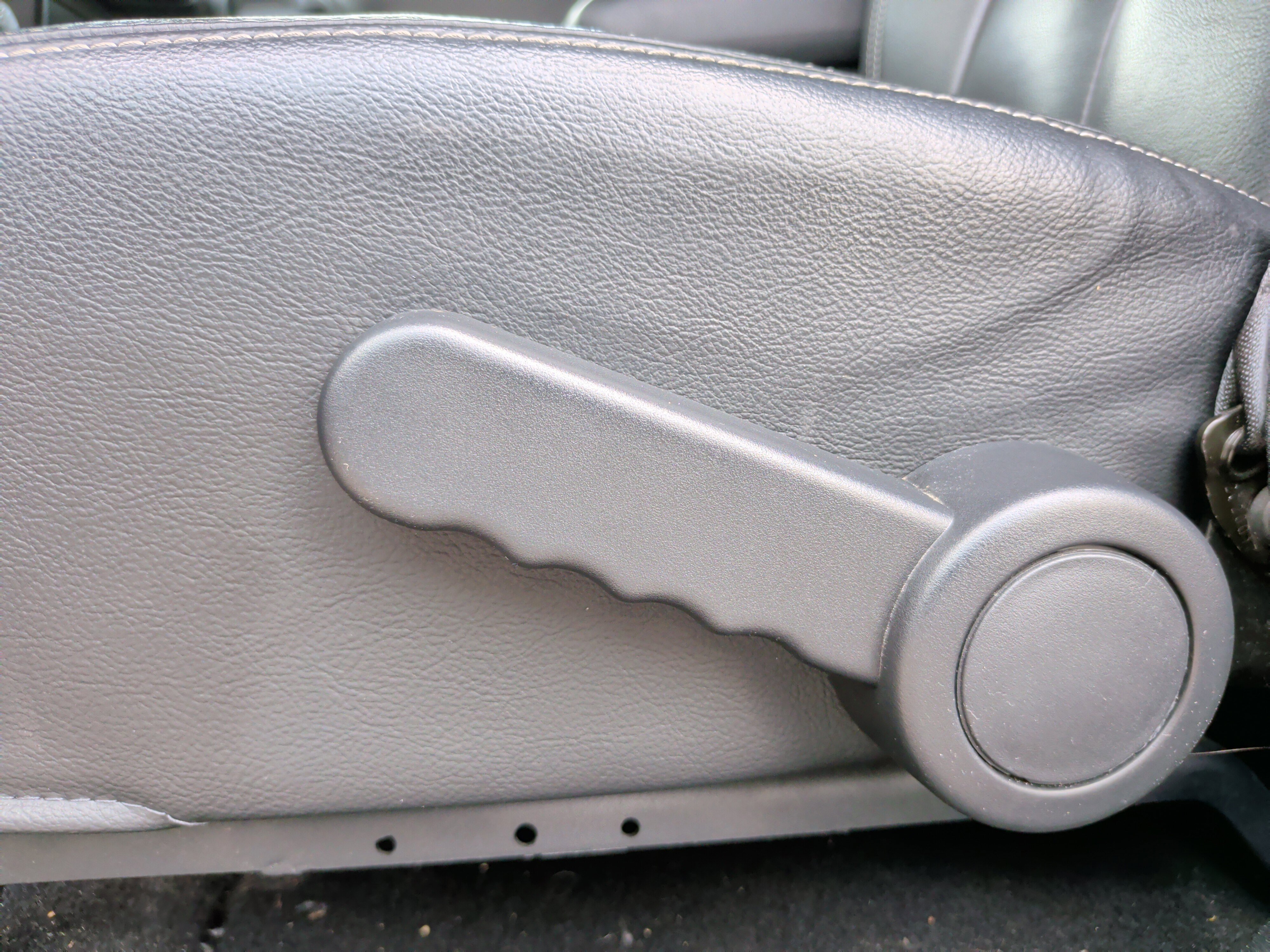 Used 2016 Jeep Wrangler Unlimited Rubicon w/ Connectivity Group image 27