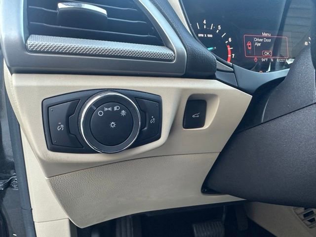 Used 2015 Ford Fusion SE image 20