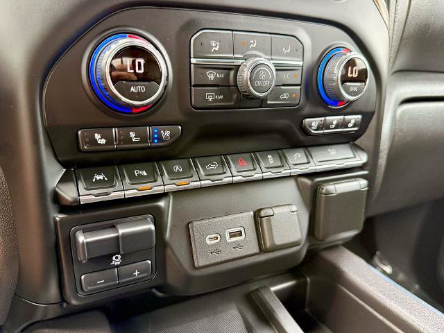 Used 2021 Chevrolet Silverado 1500 High Country w/ Technology Package AWD/4WD image 33