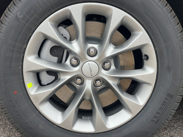 New 2027 Chrysler Pacifica Select AWD/4WD image 8