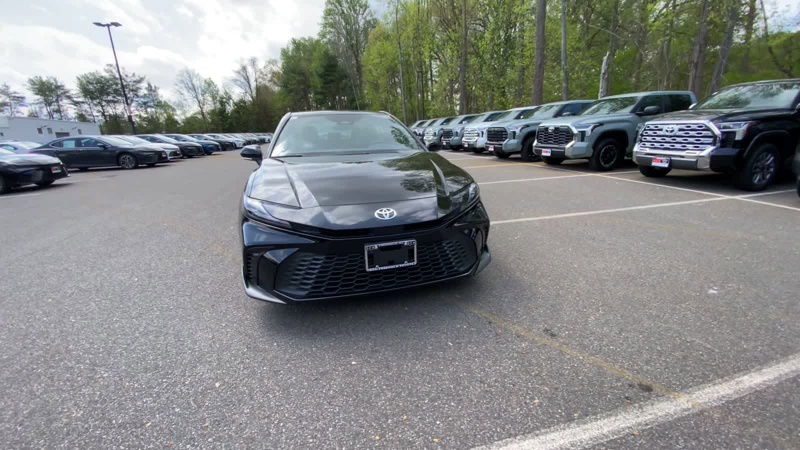 Used 2025 Toyota Camry SE FWD image 6
