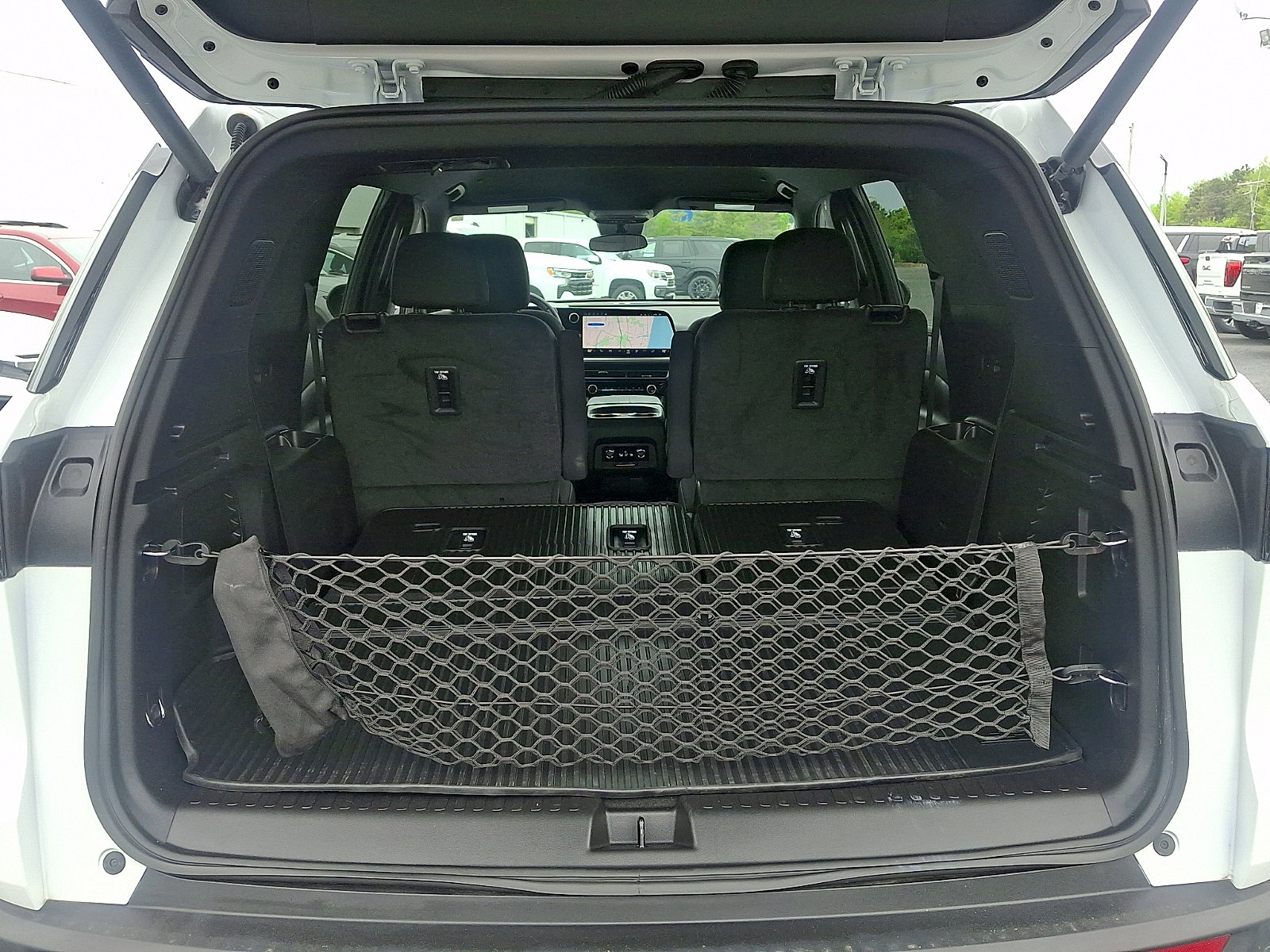 Used 2024 Chevrolet Traverse LT w/ LPO, Floor Liner Package AWD/4WD image 29