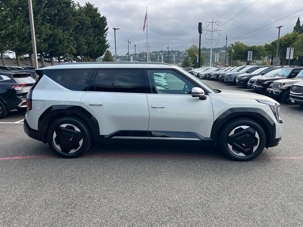 Certified 2024 Kia EV9 Land AWD/4WD image 8