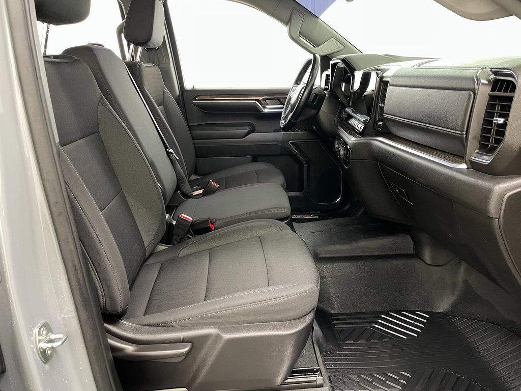 Used 2024 Chevrolet Silverado 1500 LT image 37