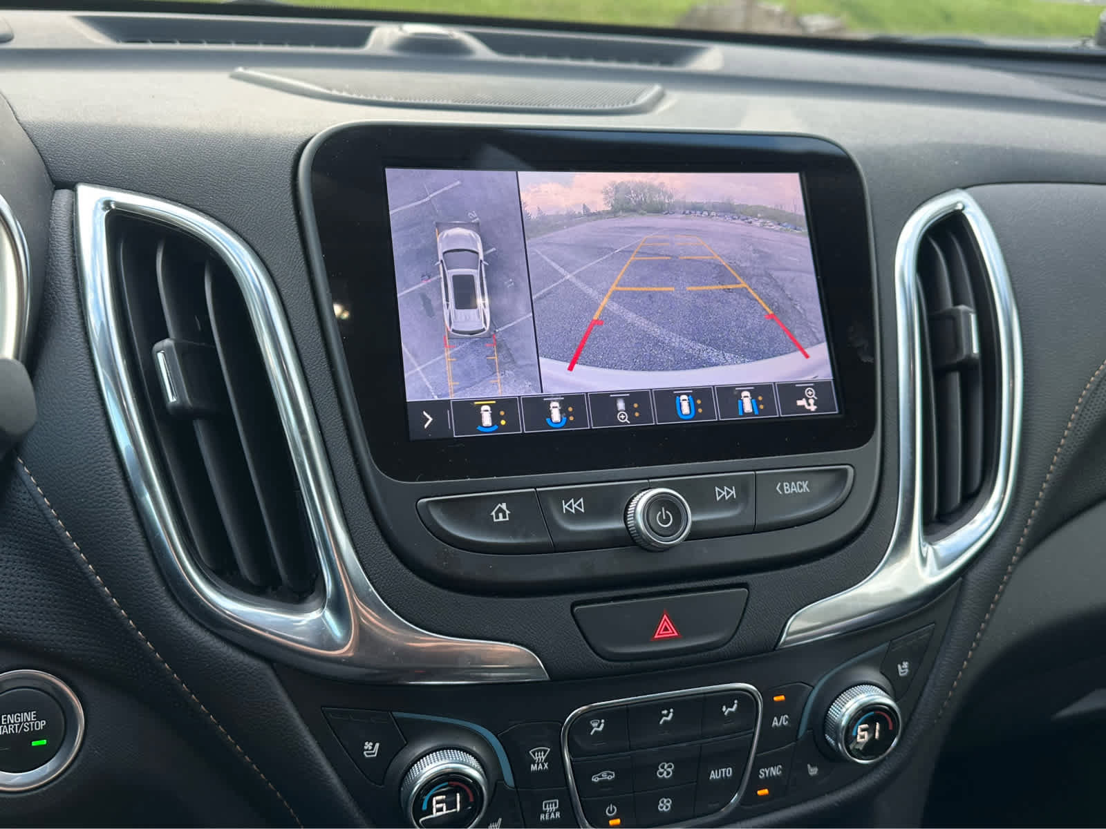 Used 2021 Chevrolet Equinox Premier AWD/4WD image 14
