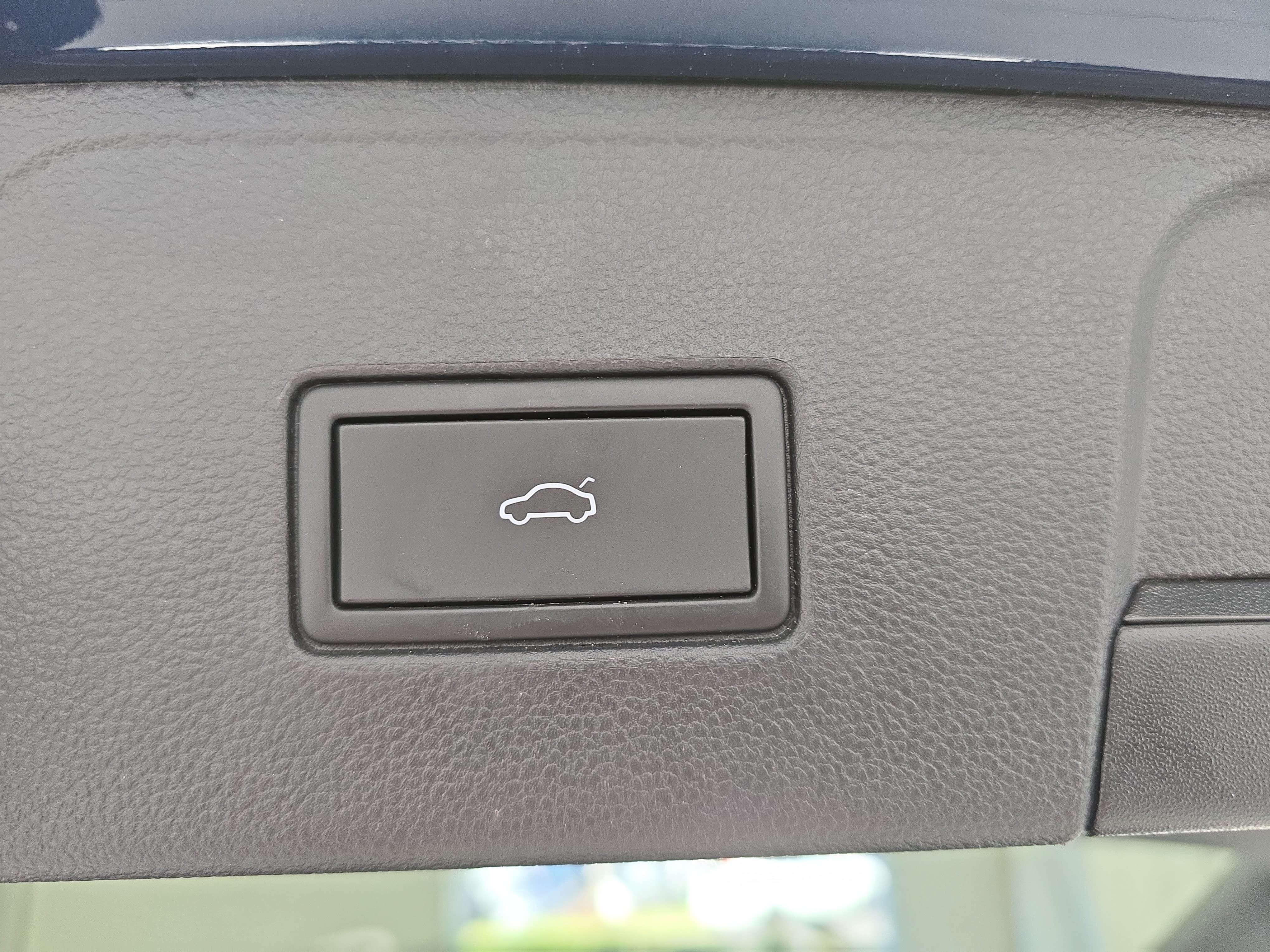 Certified 2023 Volkswagen Atlas SE FWD image 14