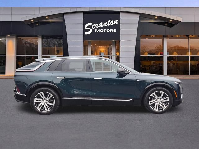 Used 2024 Cadillac Lyriq Tech w/ Driver Assist Package AWD/4WD image 6