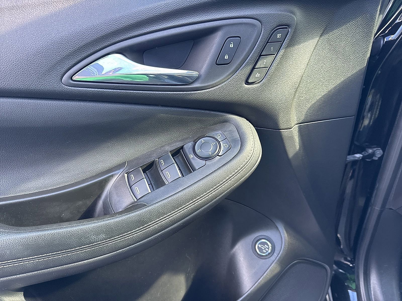 Certified 2022 Buick Encore GX Essence w/ Experience Buick Package image 16