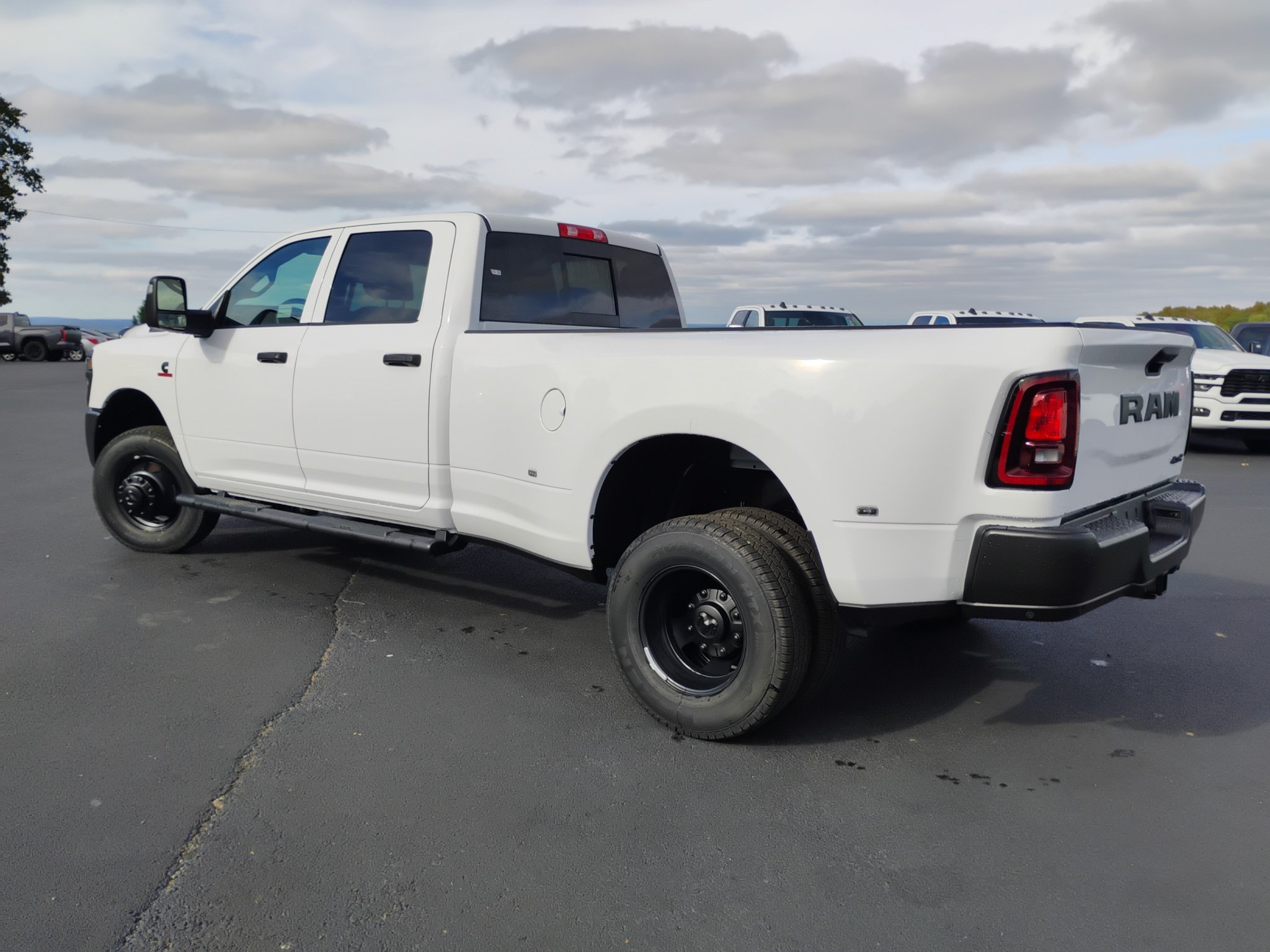 New 2027 RAM 3500 Tradesman AWD/4WD image 7
