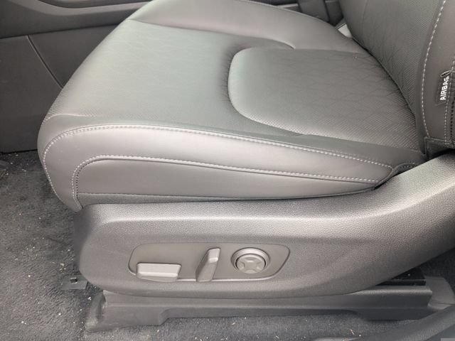 Certified 2025 Kia Carnival SX FWD image 21