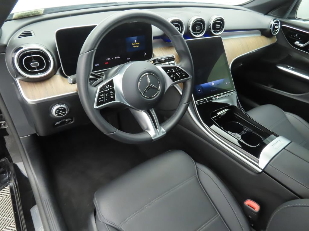 Used 2025 Mercedes-Benz C 300 Sedan image 9
