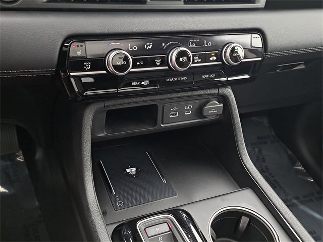 Certified 2024 Honda Pilot Touring image 30