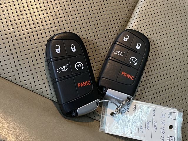 Used 2021 Jeep Grand Cherokee Limited w/ Luxury Group II image 38