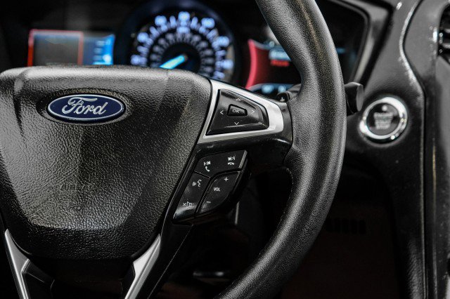 Used 2018 Ford Fusion SE w/ Equipment Group 201A FWD image 15