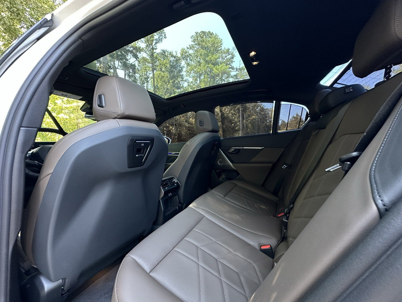 Used 2024 BMW i5 eDrive40i w/ M Sport Package RWD image 19