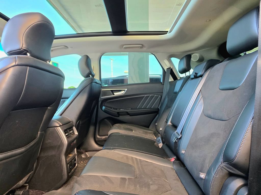 Used 2017 Ford Edge Sport w/ Equipment Group 401A AWD/4WD image 18