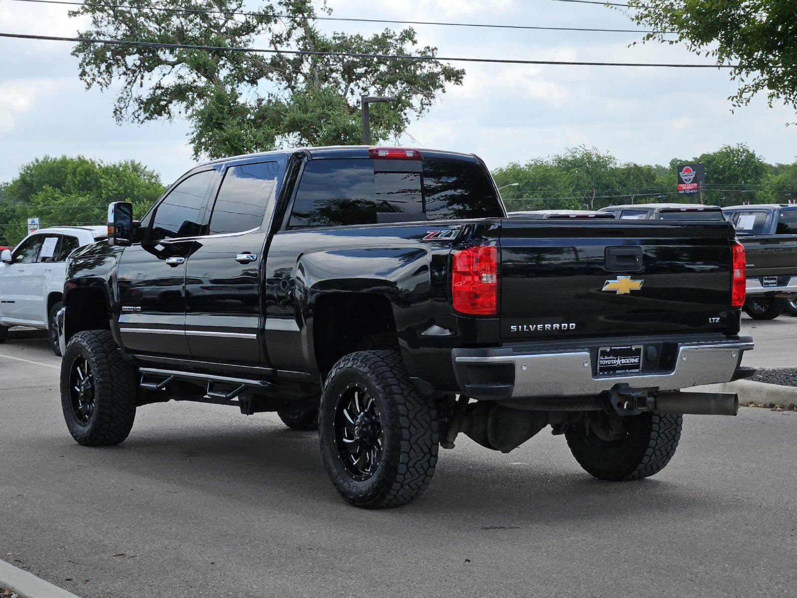 Used 2015 Chevrolet Silverado 2500 LTZ w/ Duramax Plus Package AWD/4WD image 3