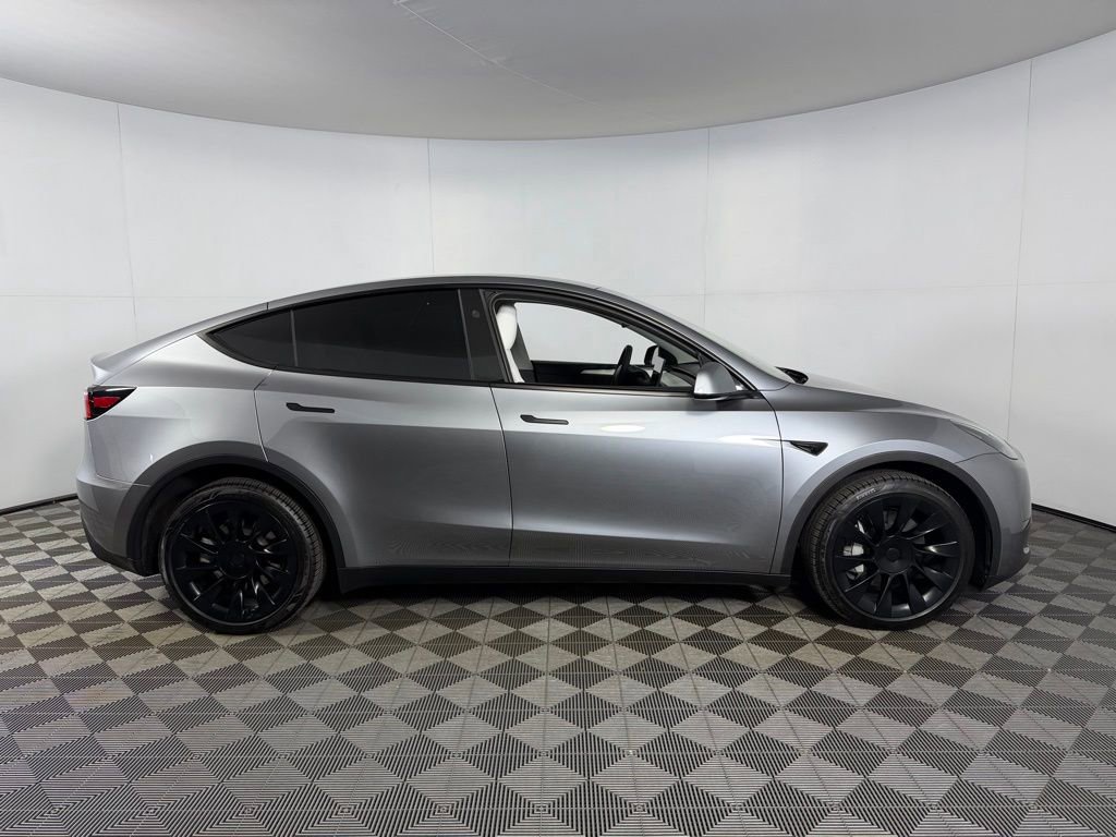Used 2024 Tesla Model Y Long Range image 5