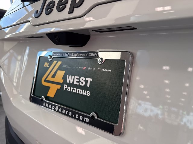 New 2026 Jeep Cherokee Laredo AWD/4WD image 5