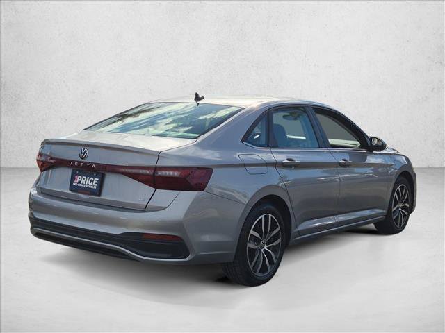 Used 2025 Volkswagen Jetta SE FWD image 5