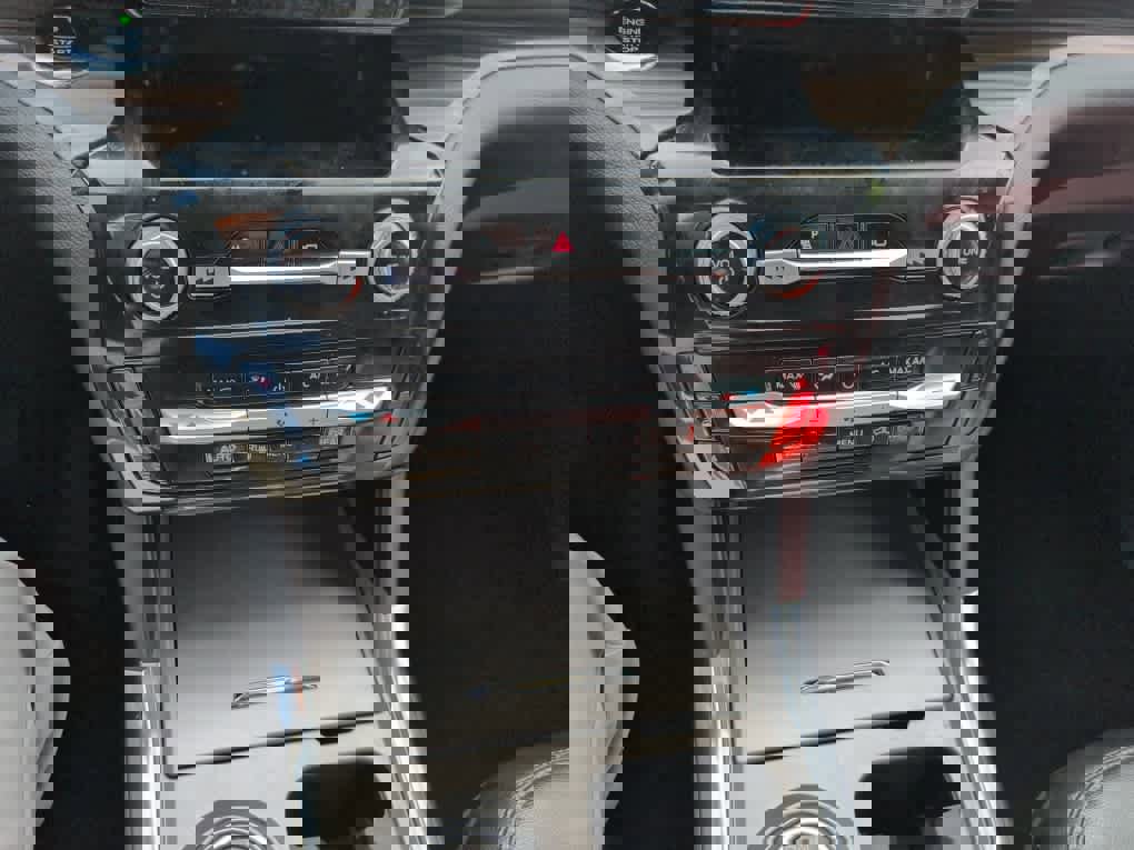 Used 2021 Ford Explorer Limited image 11