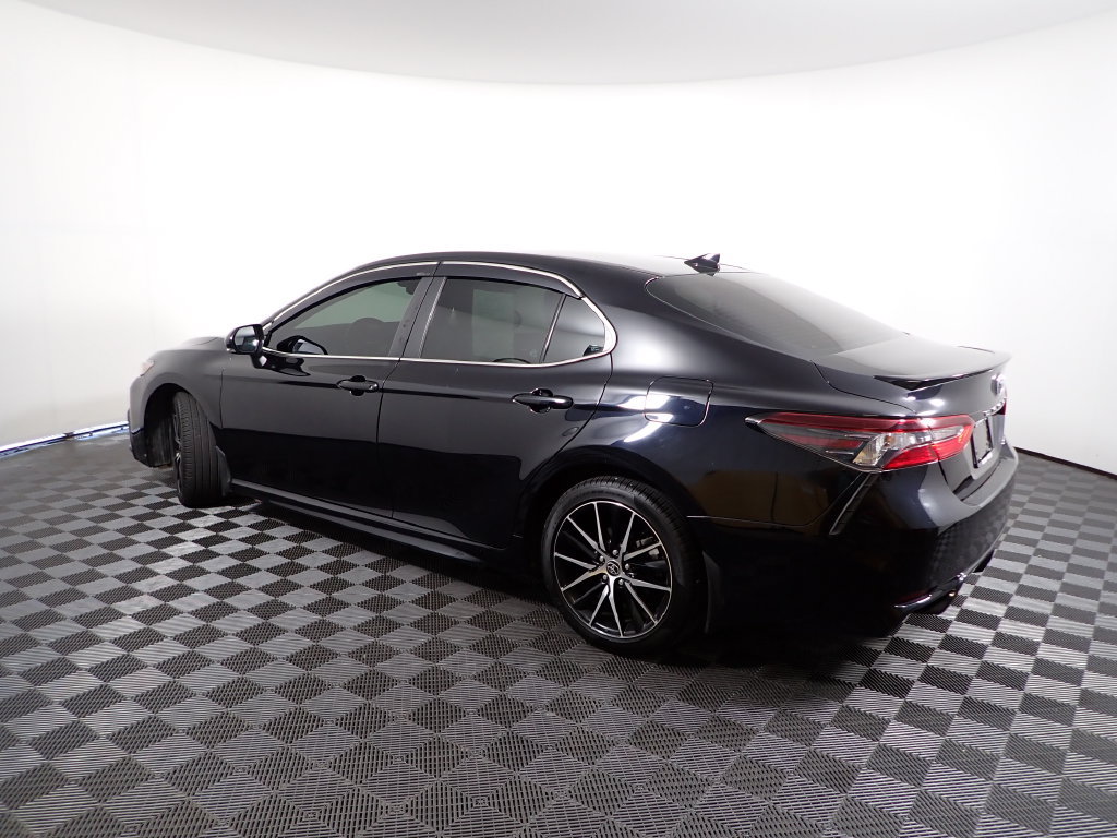 Used 2022 Toyota Camry SE w/ Convenience Package FWD image 9