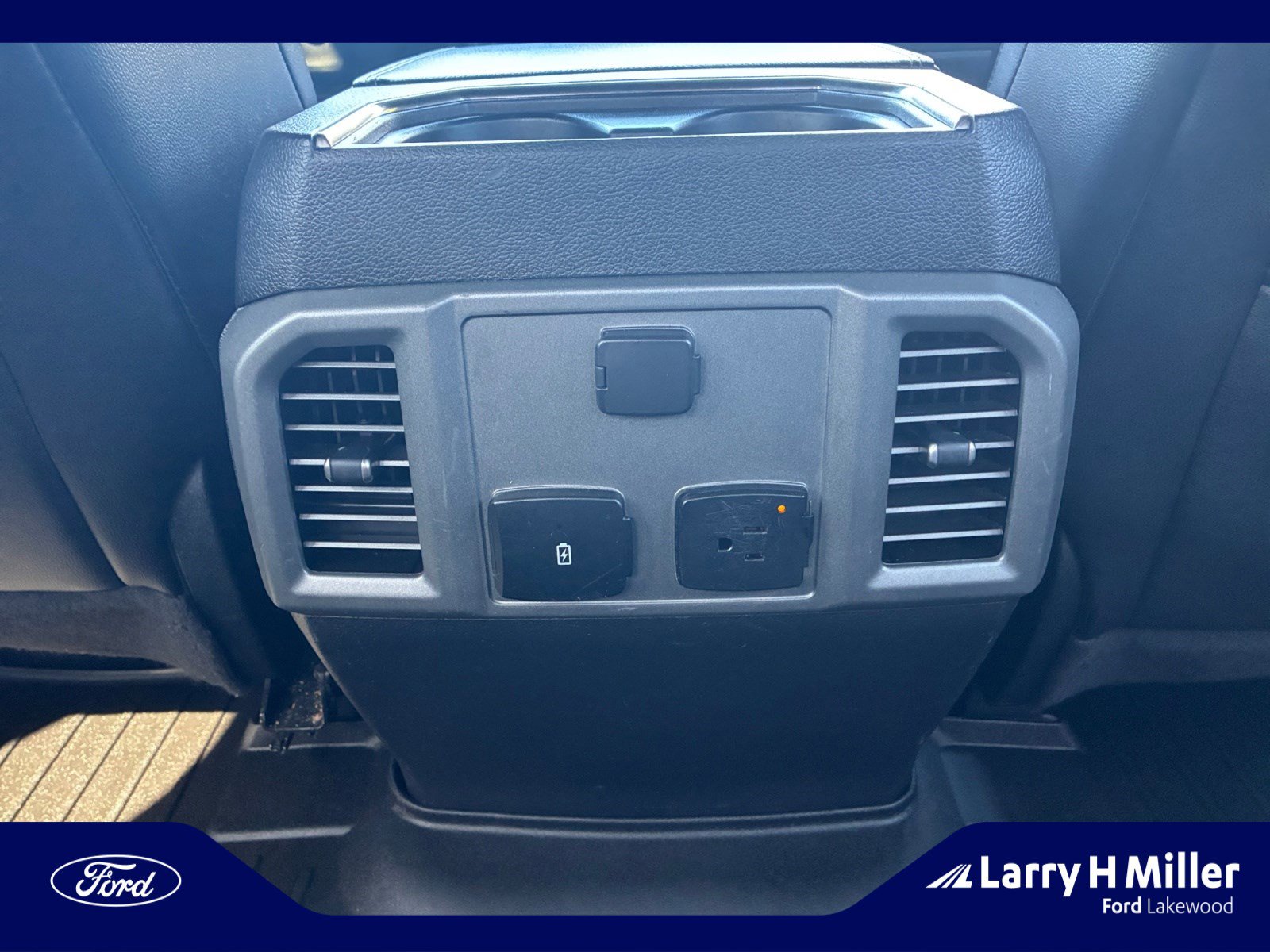 Used 2020 Ford F150 Raptor w/ Equipment Group 802A Luxury AWD/4WD image 32