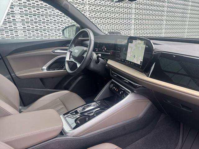 Used 2025 Audi Q5 Premium Plus w/ Premium Plus AWD/4WD image 46