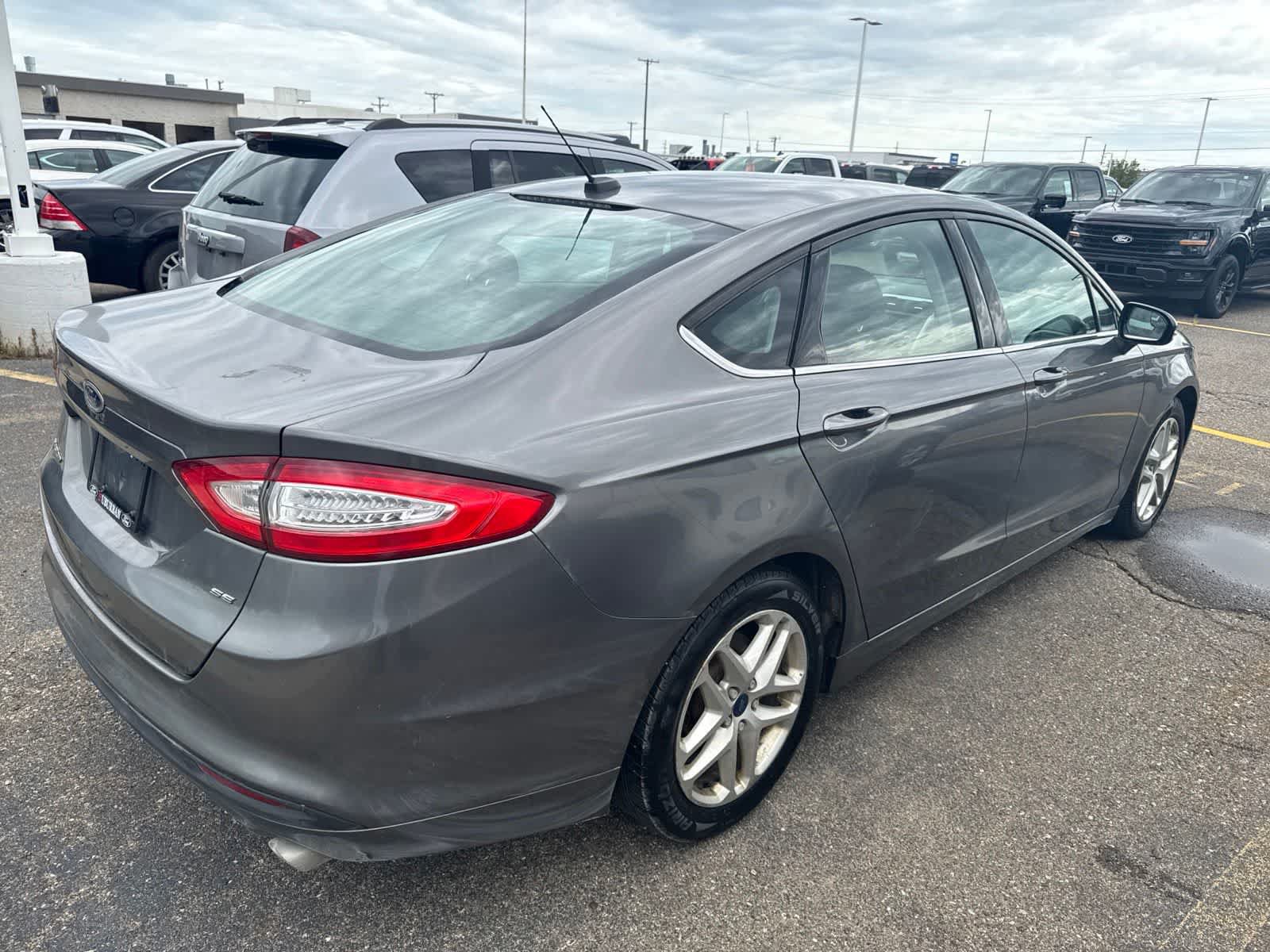 Used 2014 Ford Fusion SE FWD image 13