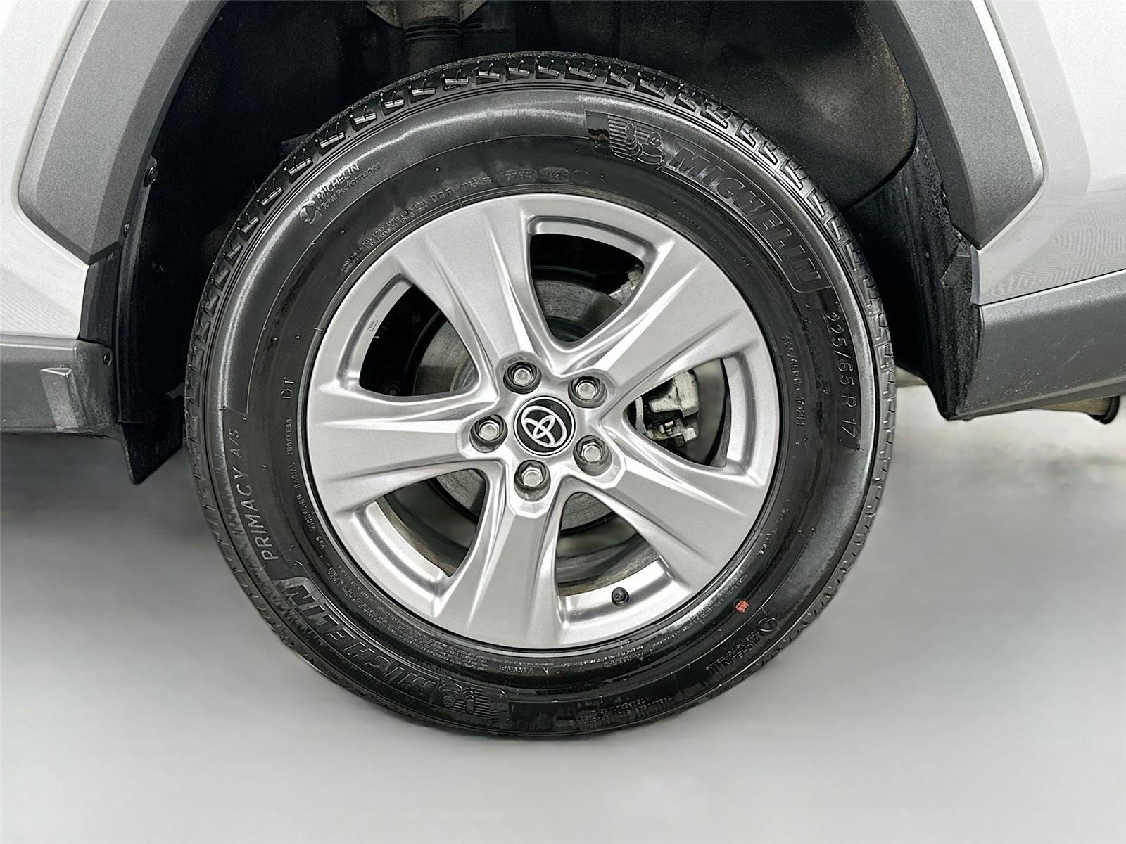 Certified 2025 Toyota RAV4 XLE AWD/4WD image 28