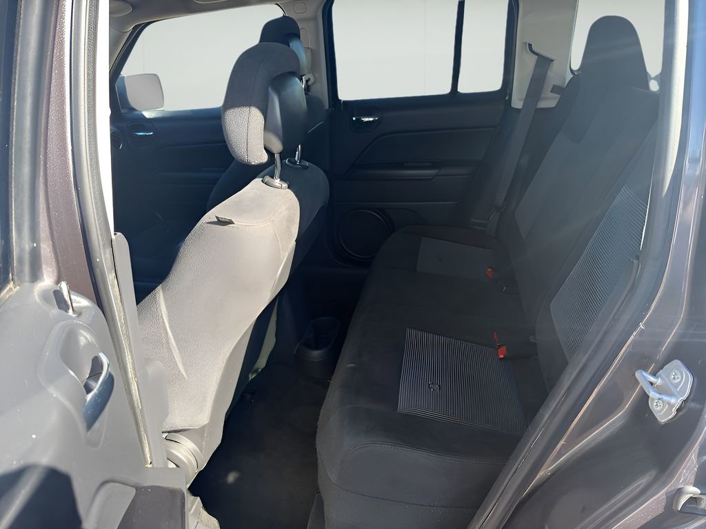 Used 2015 Jeep Patriot Latitude image 17