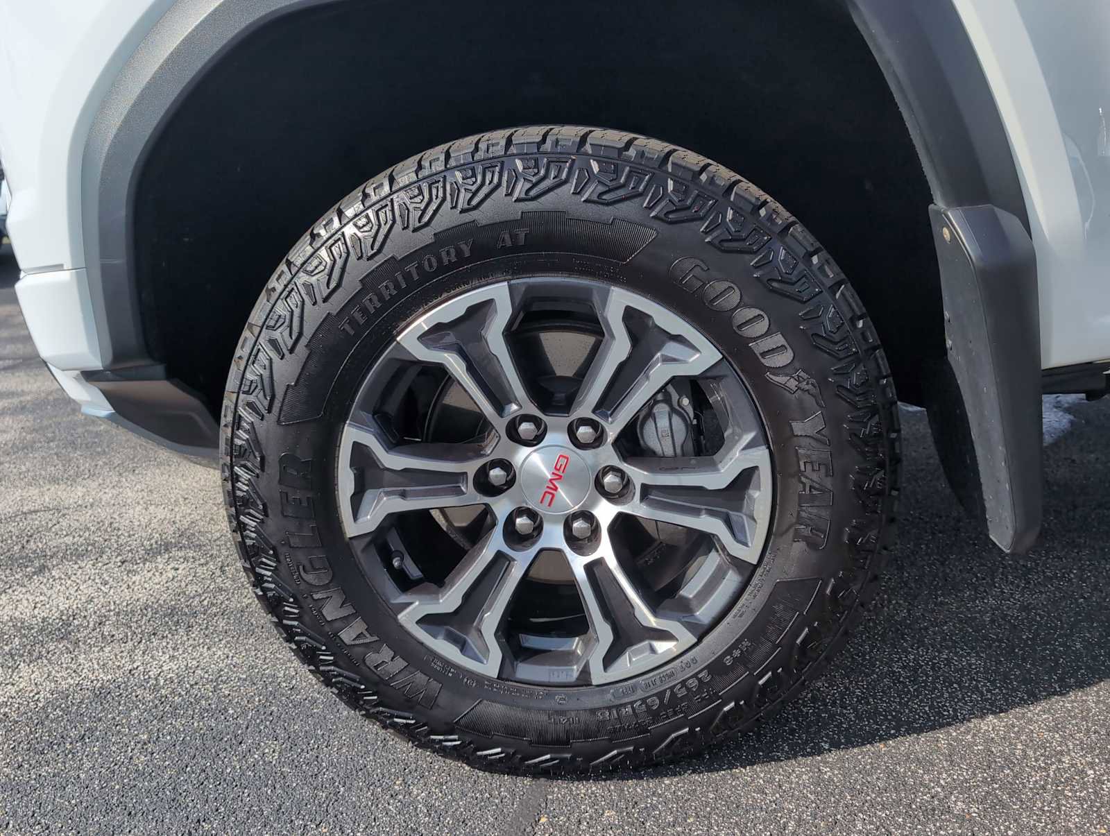 Used 2025 GMC Canyon AT4 w/ AT4 Premium Package image 12