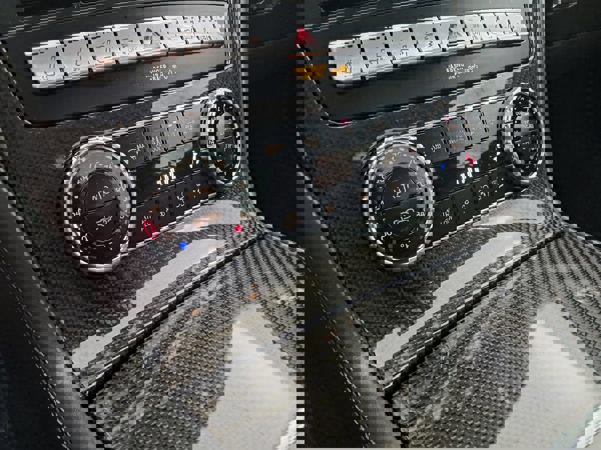 Used 2016 Mercedes-Benz SL 550 image 35