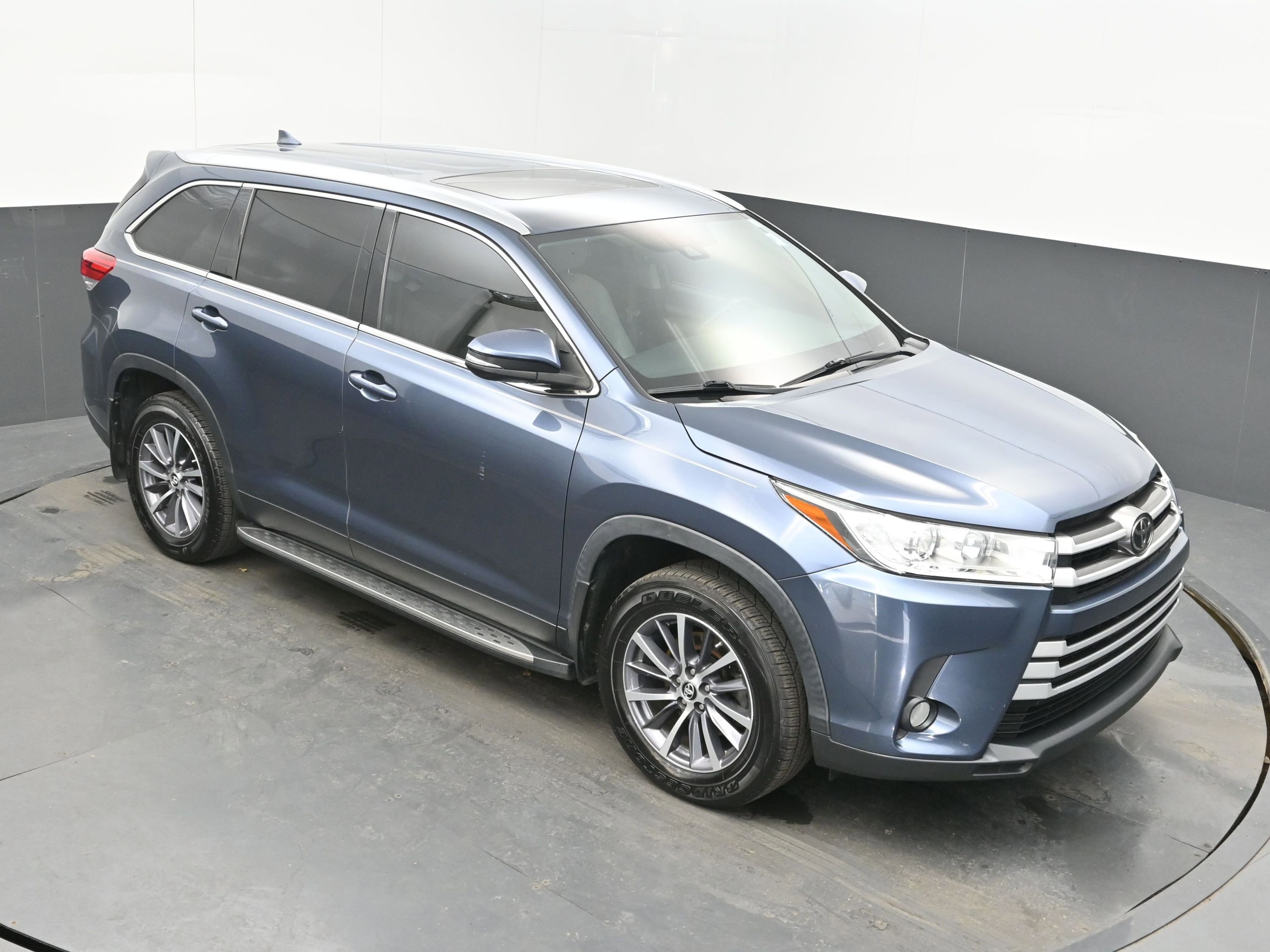 Used 2019 Toyota Highlander XLE image 17