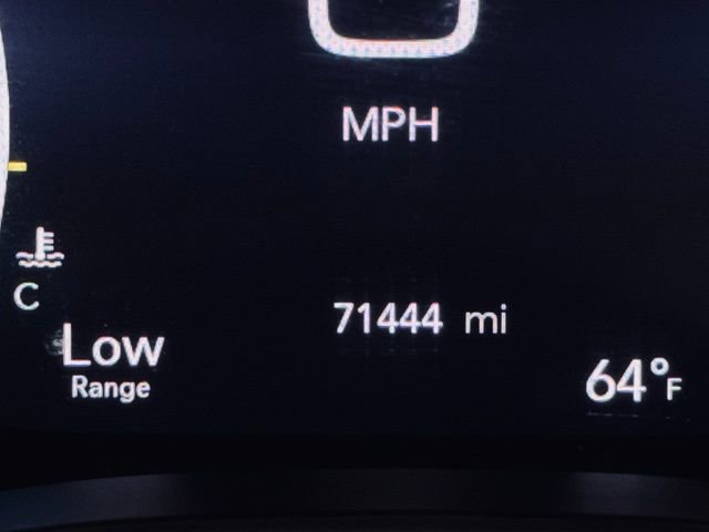 Used 2023 Chrysler Pacifica Touring-L FWD image 34