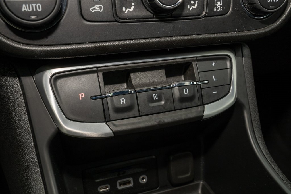 Used 2022 GMC Terrain SLT w/ Tech Package image 9